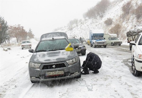 تردد در جاده‌های استان زنجان نیازمند استفاده از زنجیر چرخ است|ابهر من